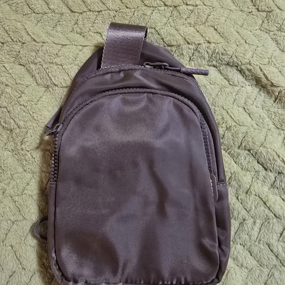 Iris Sling Bag In Caramel